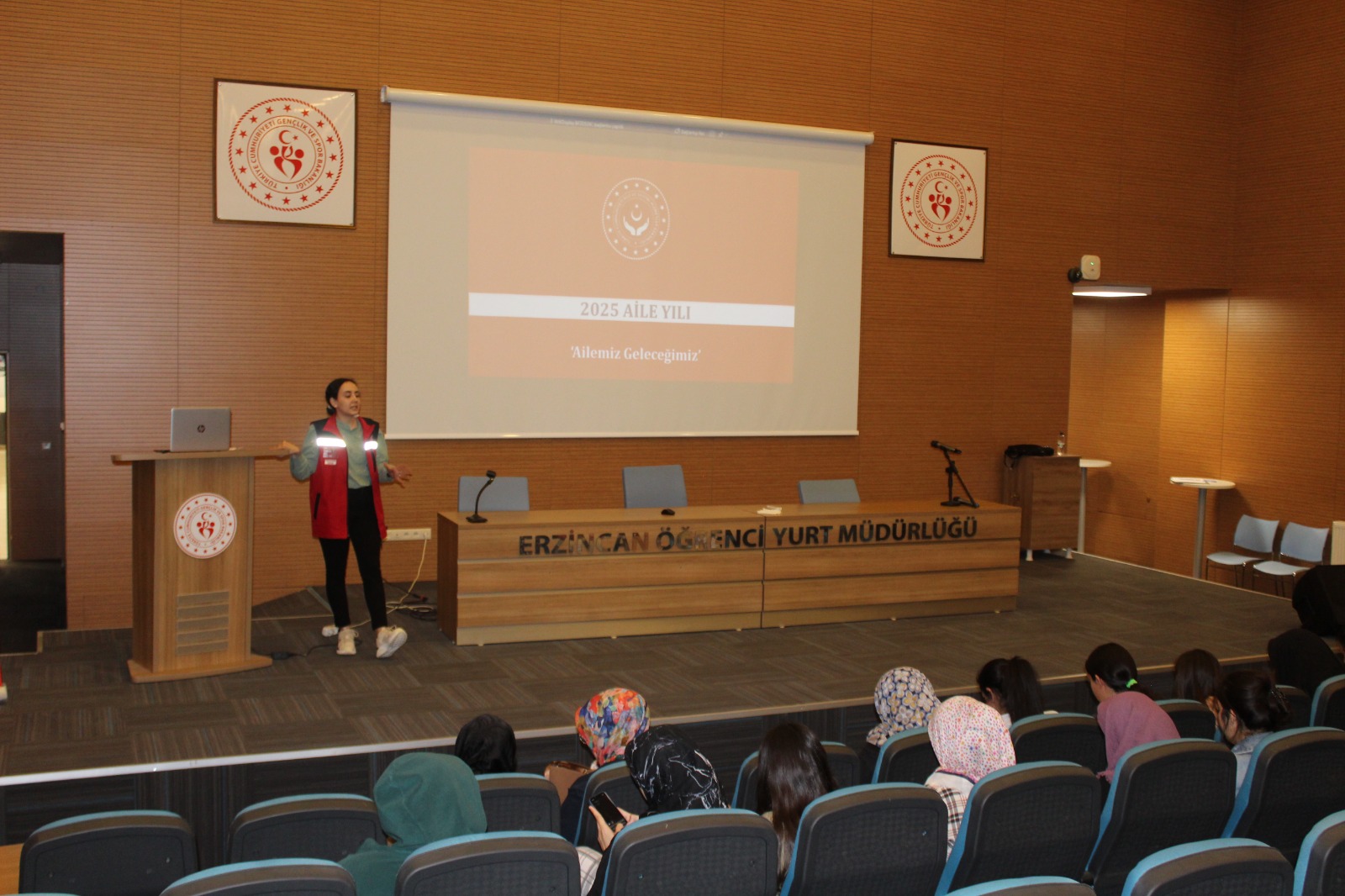Erzincan Öğrenci Yurdu'nda Aile yılı semineri
