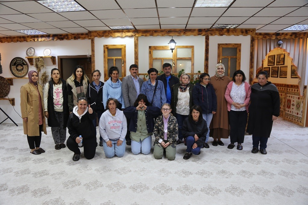 Başkan Aksun, Engelli Öğrencilerle Bir Araya Geldi