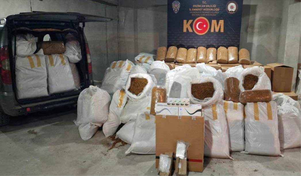 Erzincan'da 2 Ton 550 Kg Kaçak Tütün Yakalandı