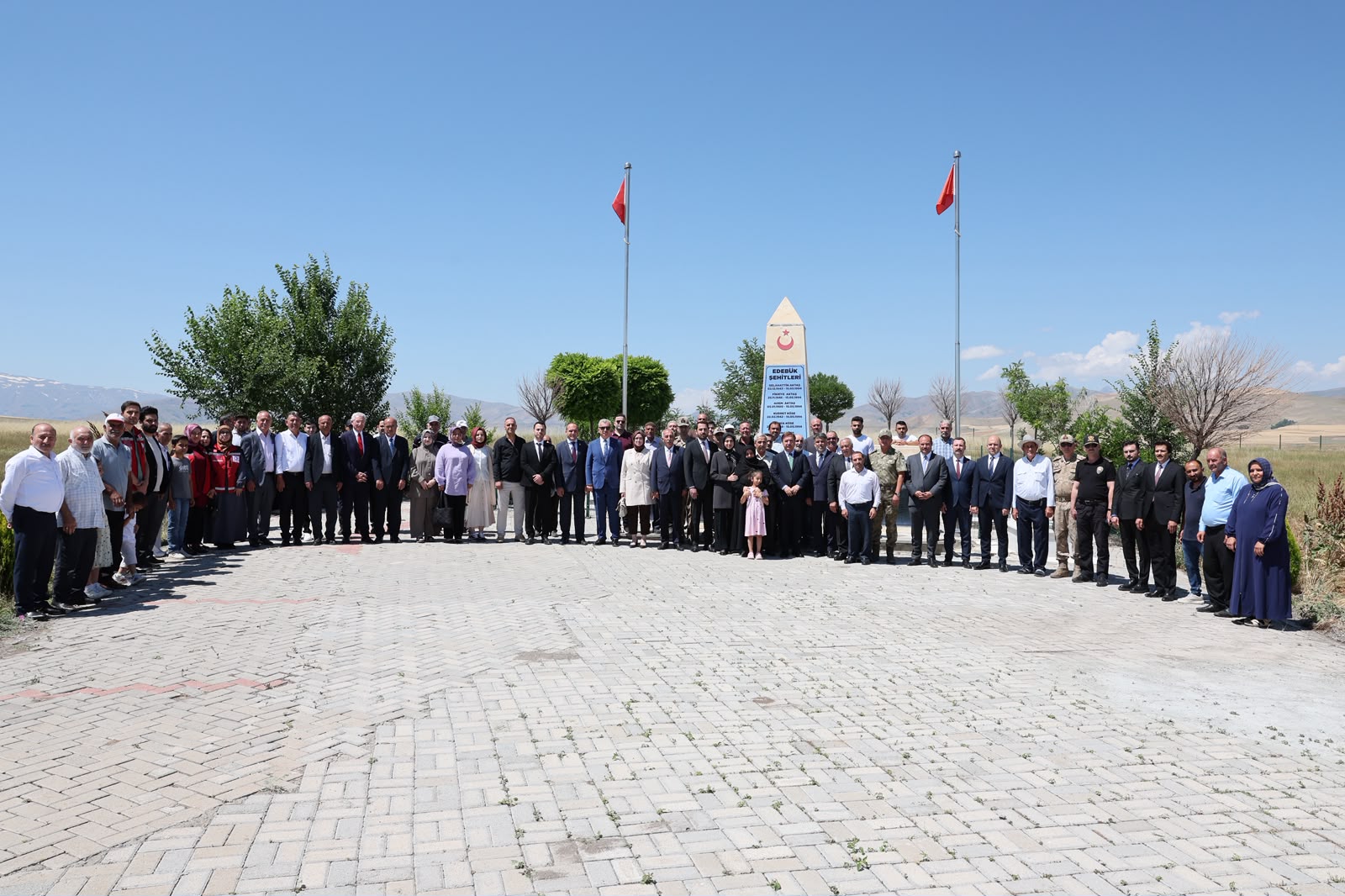 Erzincan Protokolü Edebük Şehitliği’nde: 