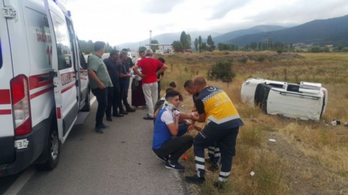 Bayram Tatili Yolunda Kaza 6 Yaralı