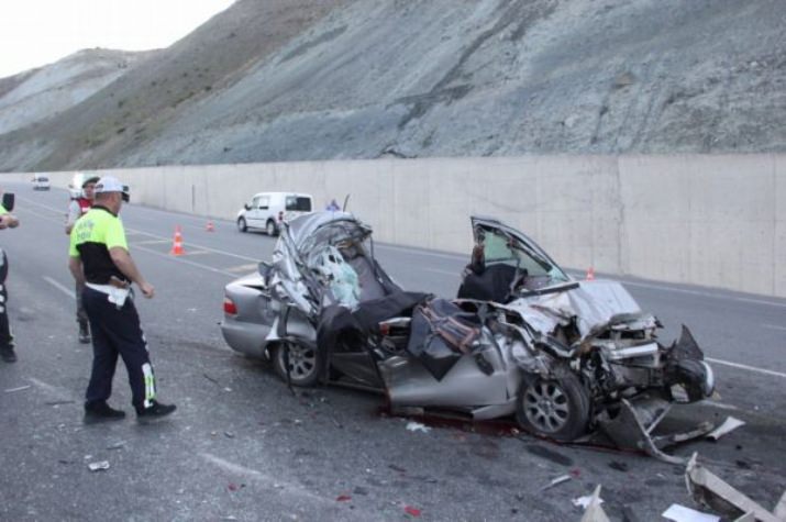 Erzincan'da Feci Kaza