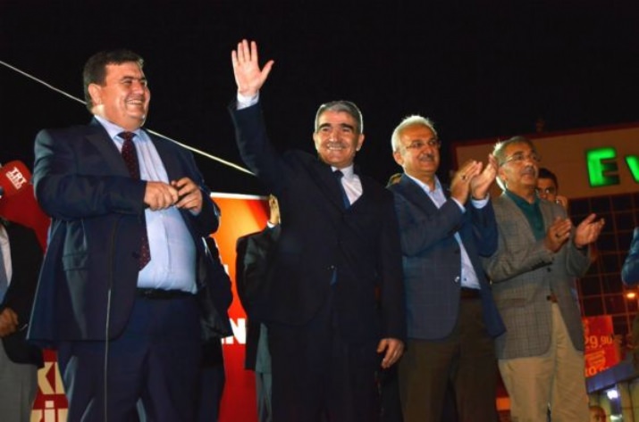 3. Ordu Komutanı Orgeneral Savaş, Demokrasi Nöbetine Katıldı