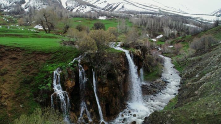 Konarlı Şelalesi Görenleri Kendine Hayran Bırakıyor