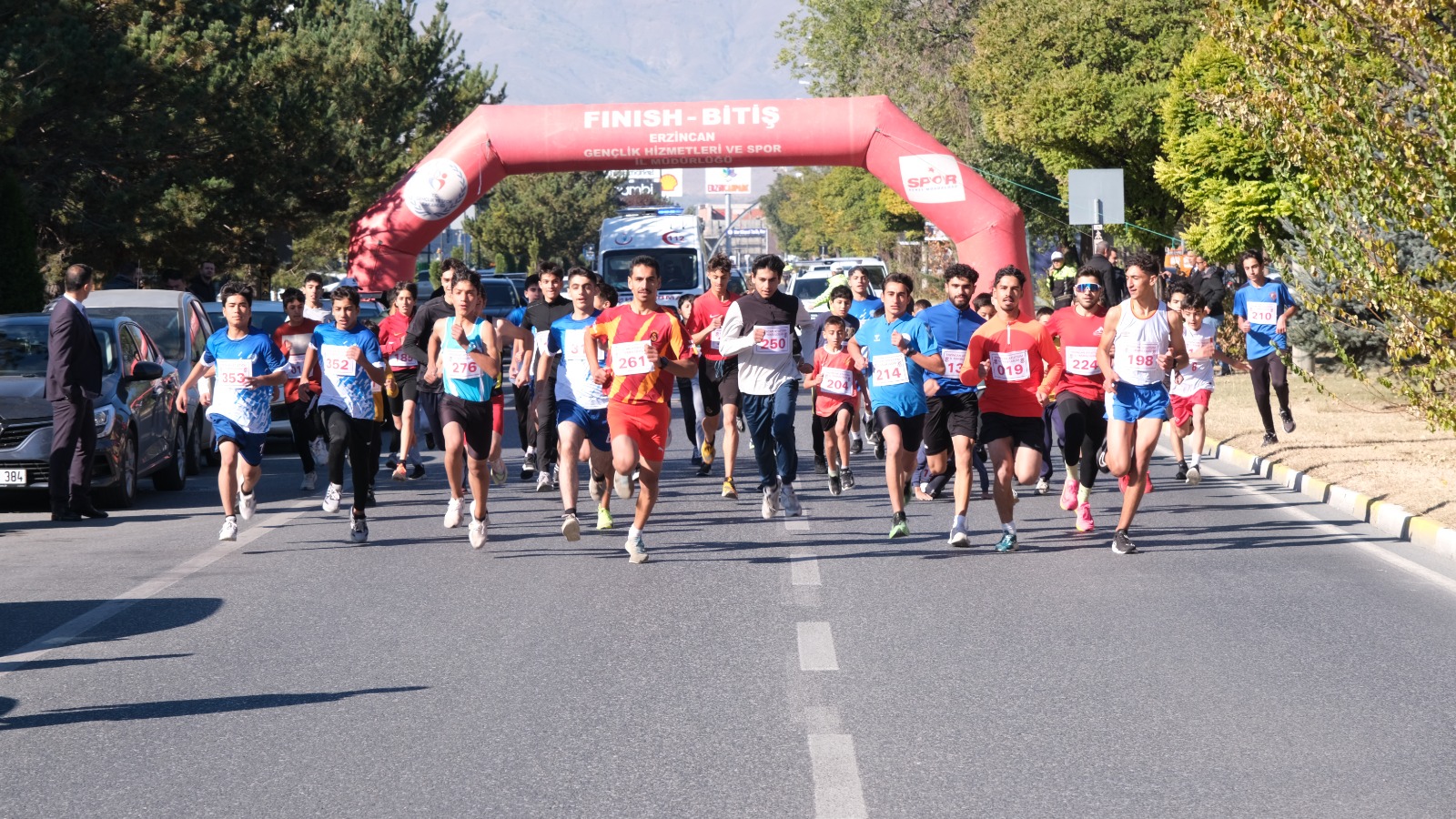 Cumhuriyet koşusunda 101 Sporcu Cumhuriyet’in 101. yılını kutladı