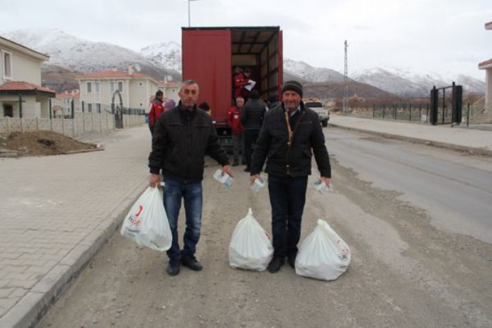 Ahıska Türkleri’ne, Türk Kızılayı Tarafından Gıda Yardımı