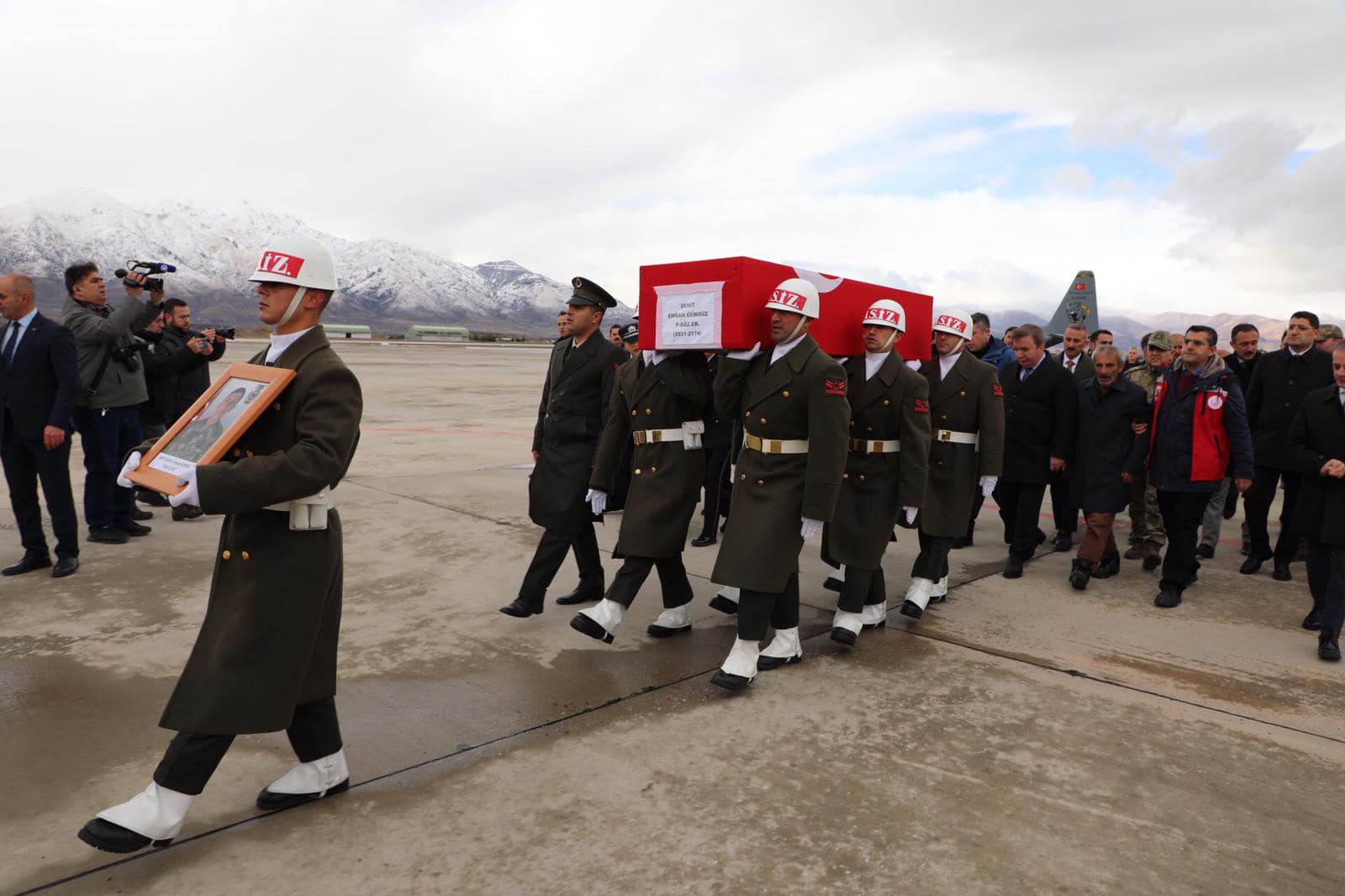 Erzincan şehidini karşıladı