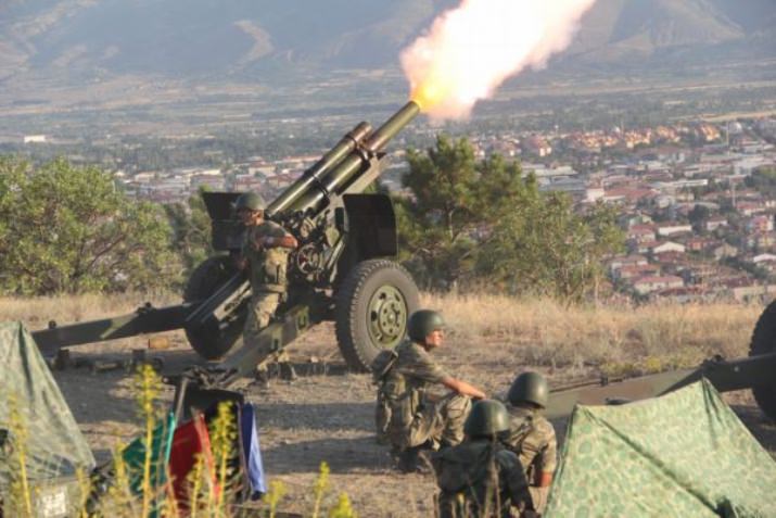 Erzincan’da 101 Pare Top Atışı Yapıldı