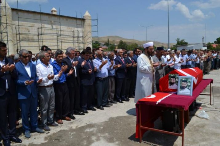 Demokrasi Şehidi Gündüz, Erzincan'da Toprağa Verildi